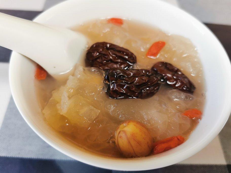 红枣银耳莲子羹（有出胶质、出胶，懒人的电压力锅版）