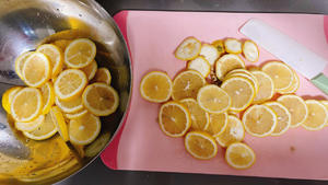 玫瑰柠檬蜜（冻龄茶）的做法 步骤2