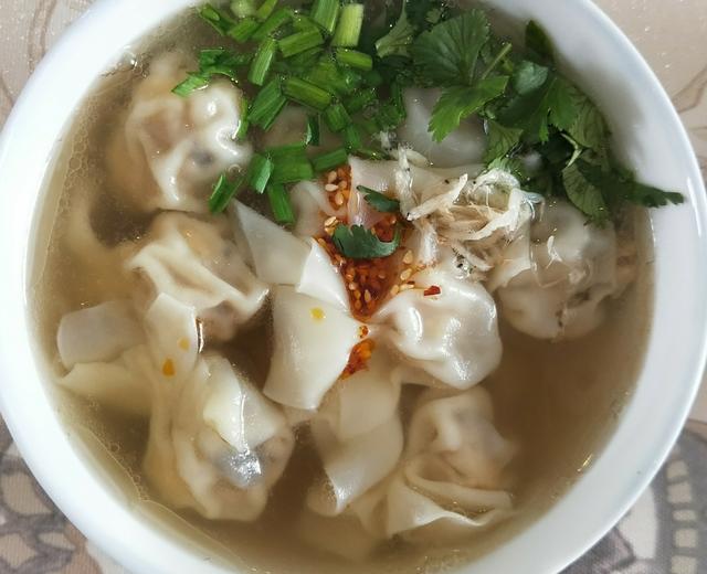 鸡汤馄饨（香菇猪肉玉米馅）