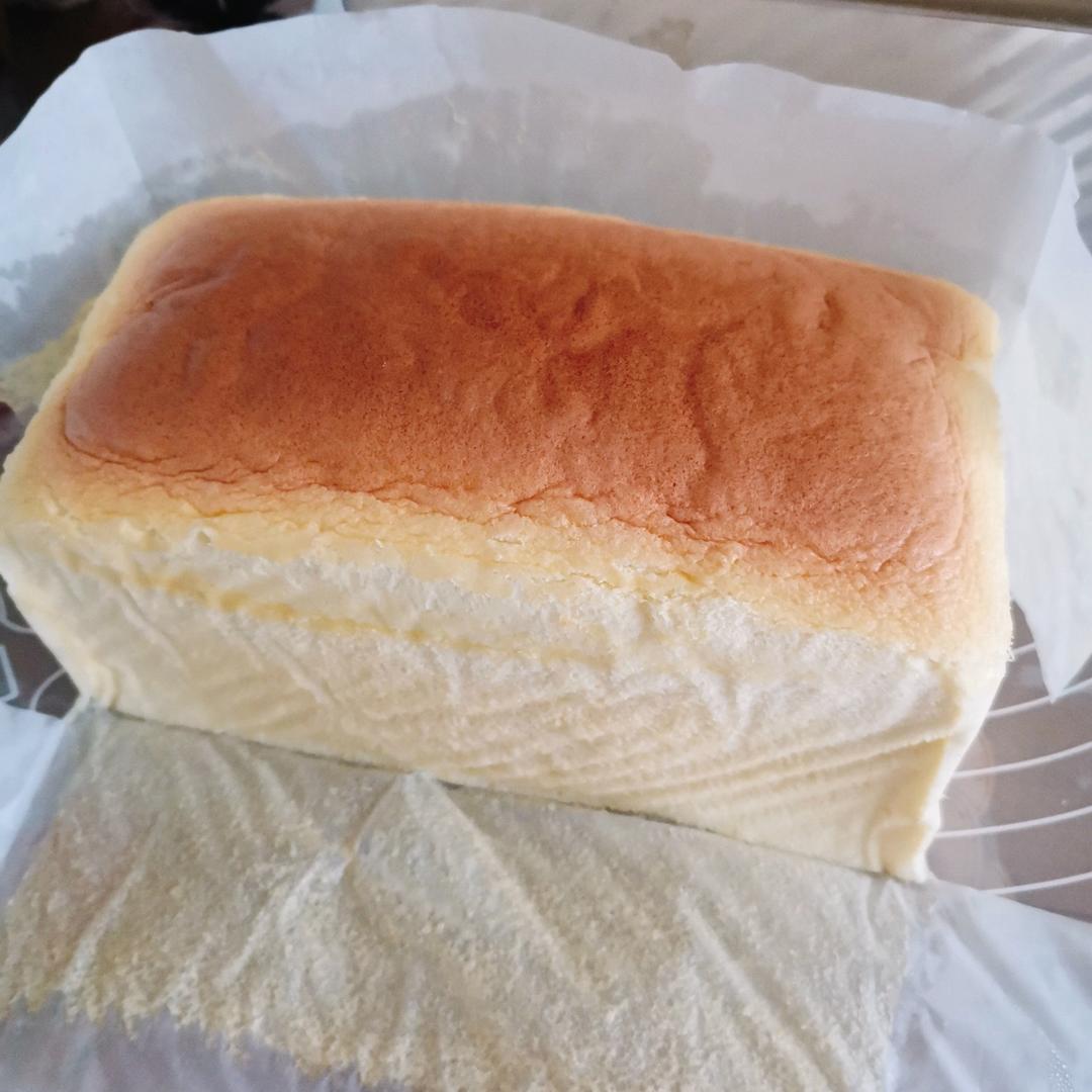 堪比柯基屁股
爆浆芝士🧀古早蛋糕