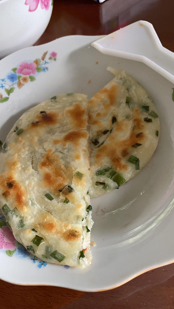 家常葱油饼 柔软多层 凉了也不硬 附细节视频详解