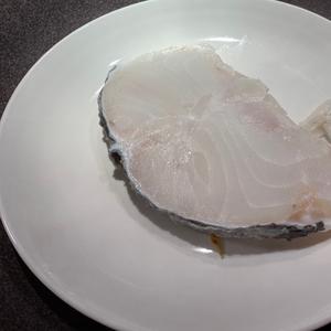 低脂饮食｜鲜嫩优质的清蒸鳕鱼的做法 步骤2