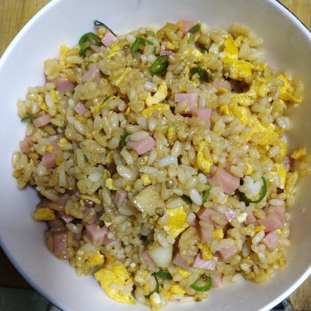 超级好吃的酱油火腿蛋炒饭！