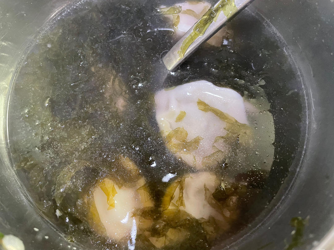 快手紫菜饺子汤