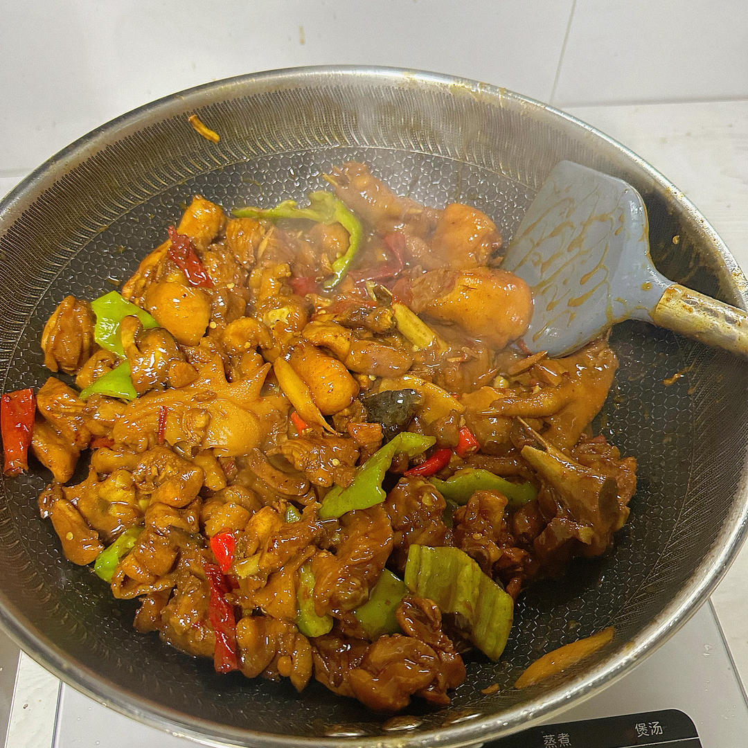 好吃到原地爆炸的黄焖鸡