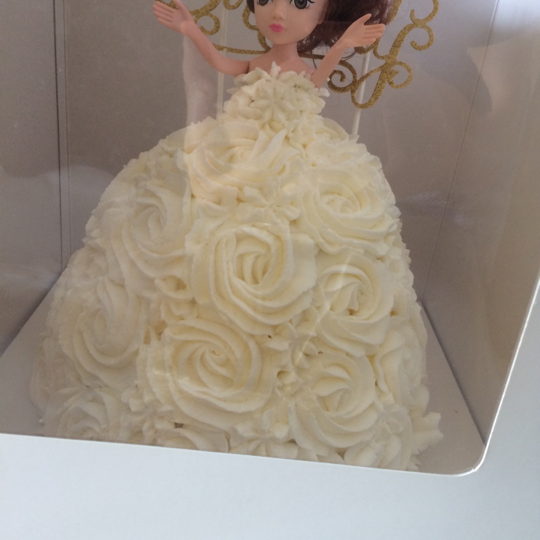 梦幻时尚的芭比蛋糕
