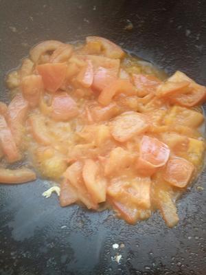 多汁西红柿炒蛋的做法 步骤4