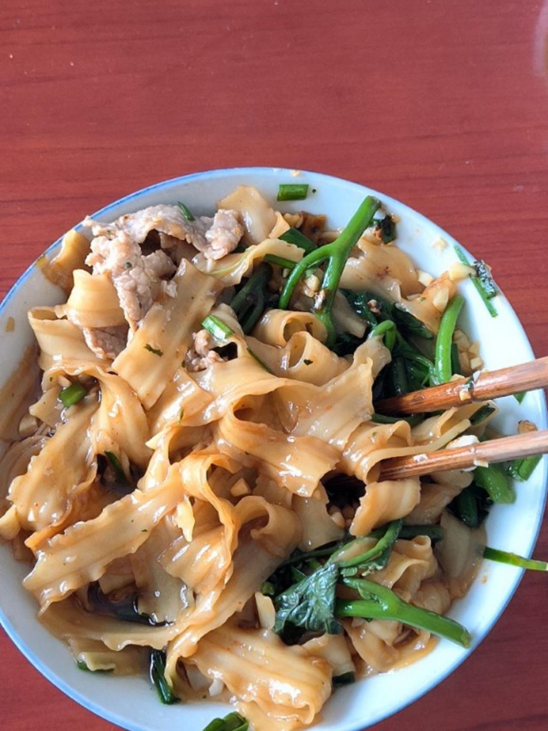 十分钟就能吃上的超简单油泼面
