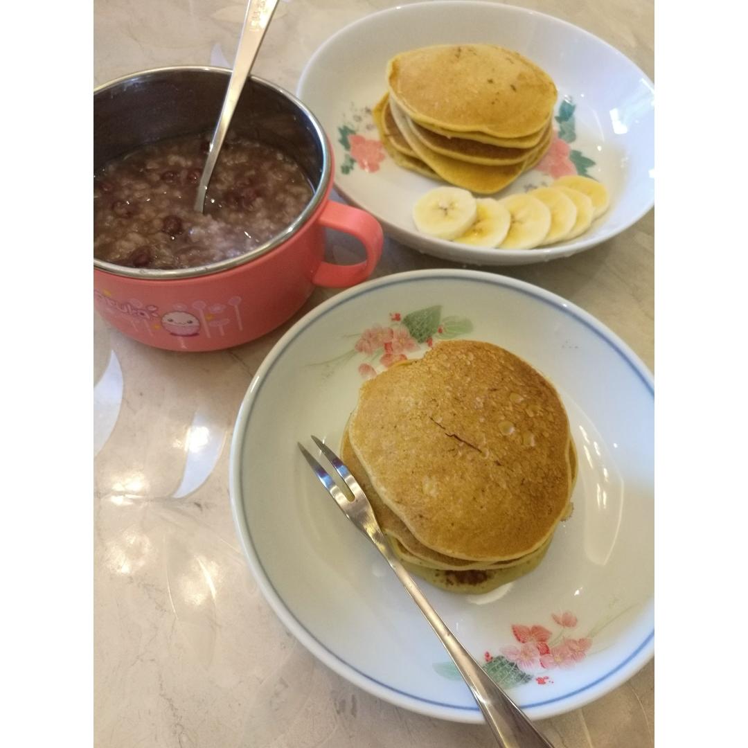 【减脂早餐】无油香蕉松饼（超简单）