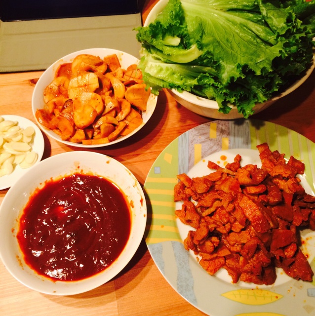 我们家爱的的小餐桌