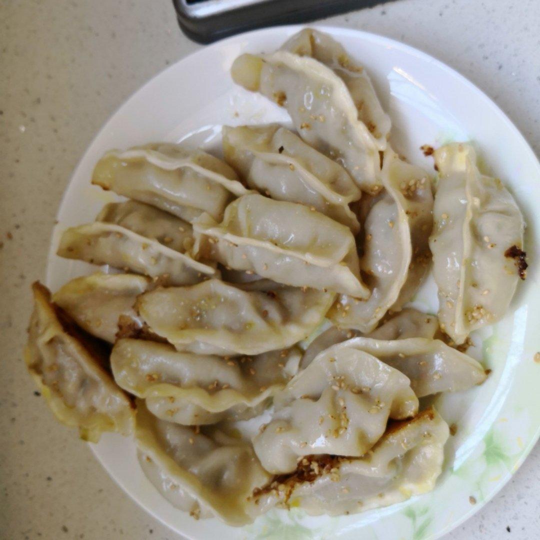 三鲜锅贴