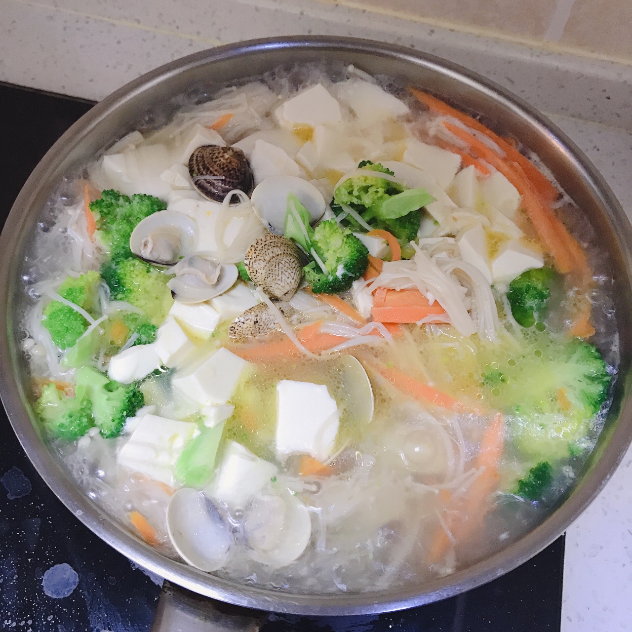 花蛤时蔬豆腐汤