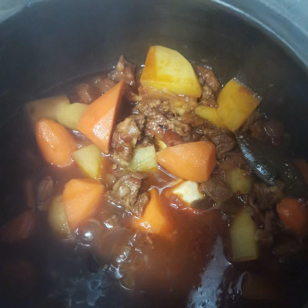 完胜刘一锅的 筋头巴脑炖土豆胡萝卜