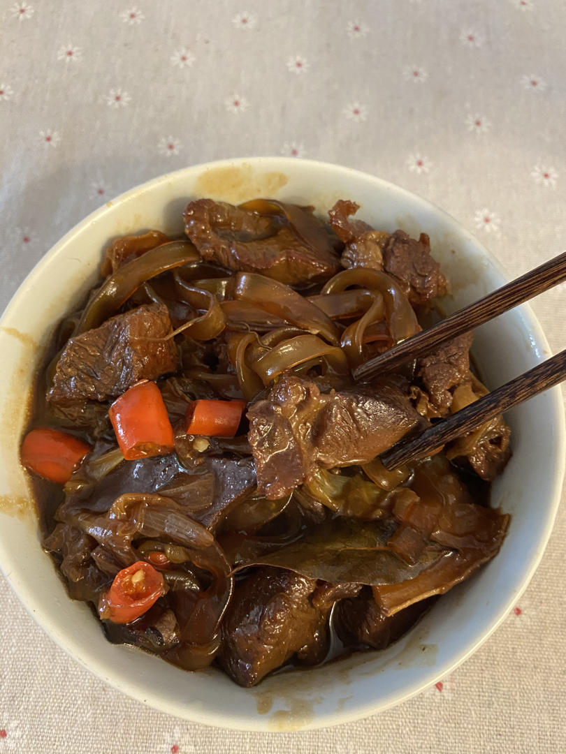 红烧牛肉～香死个人儿呀～～