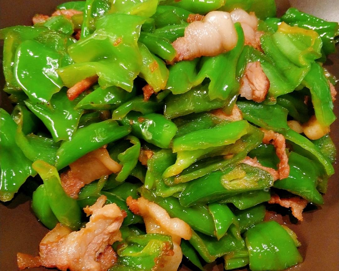 肉片炒青椒辣椒（超级下饭菜）的做法