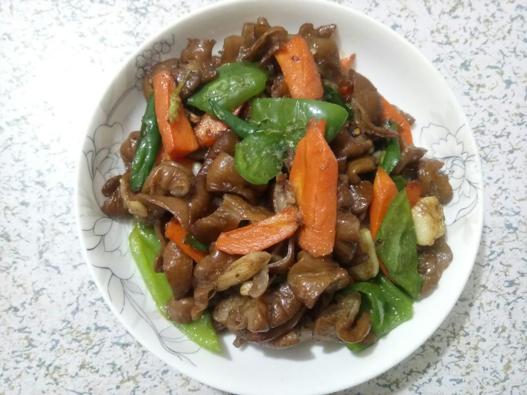 好吃到爆火爆肥肠