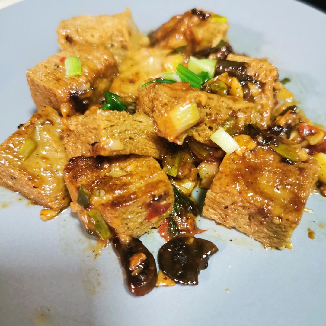 风味闷烧黑豆腐