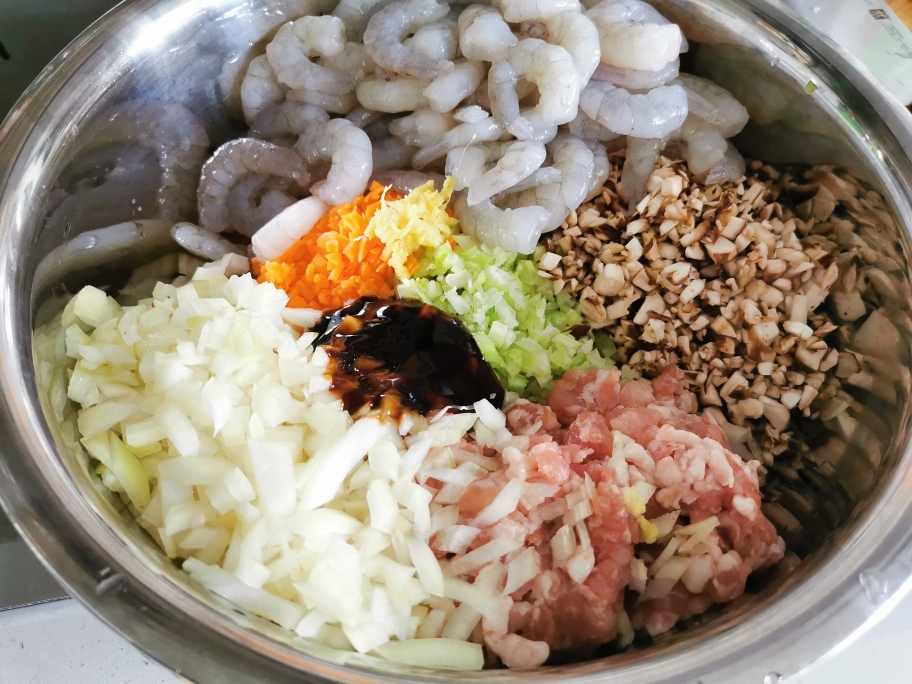 西芹鲜虾蒸饺的做法