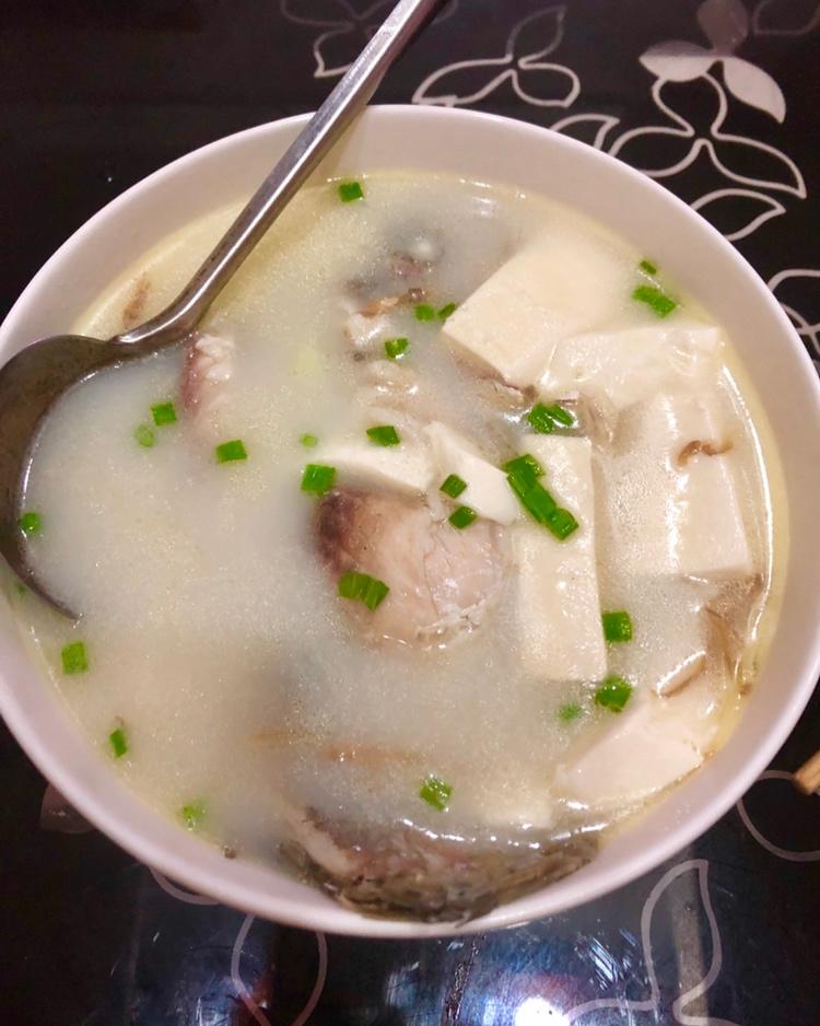 鲫鱼豆腐汤