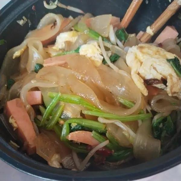 吕小厨菠菜炒粉条