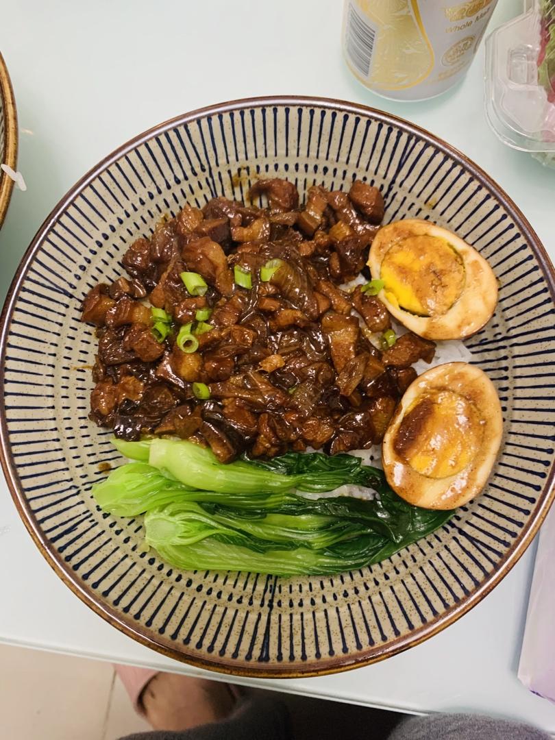 好吃到舔碗的卤肉饭