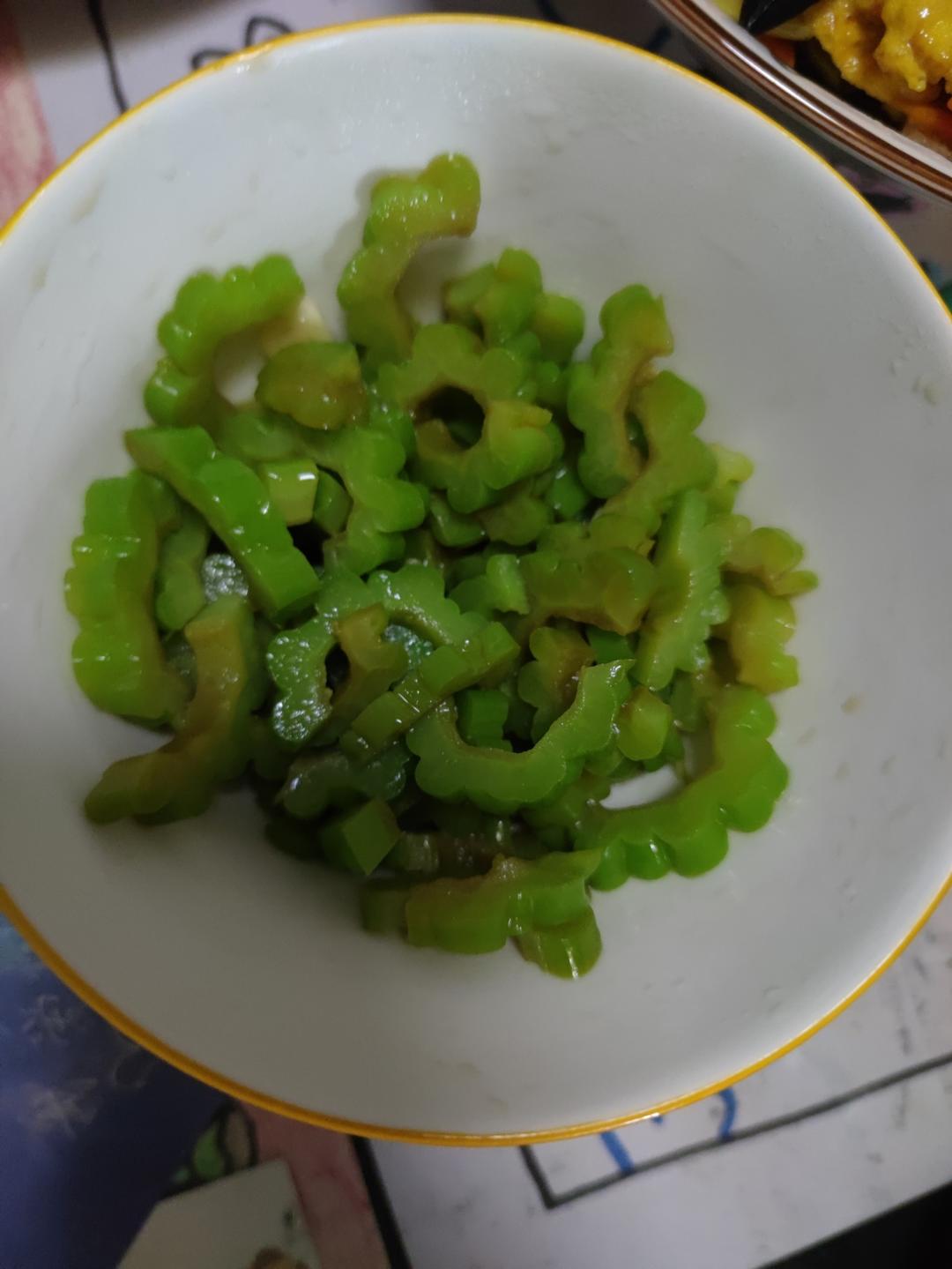 凉拌苦瓜（减脂肪，脆爽可口）