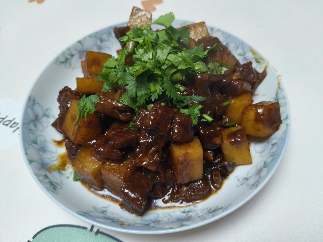 土豆炖牛肉-家常好吃快手！