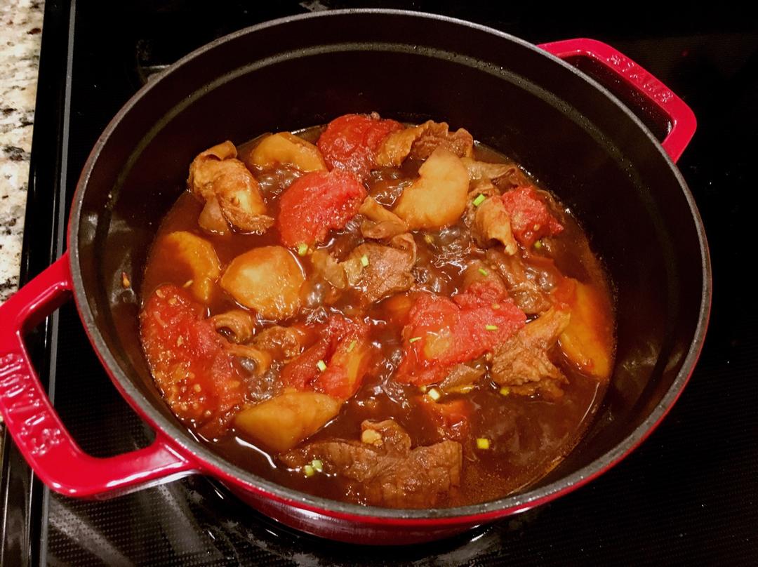 番茄炖带骨牛腩—Staub珐琅铸铁锅