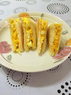 鸡蛋三明治的做法 步骤2