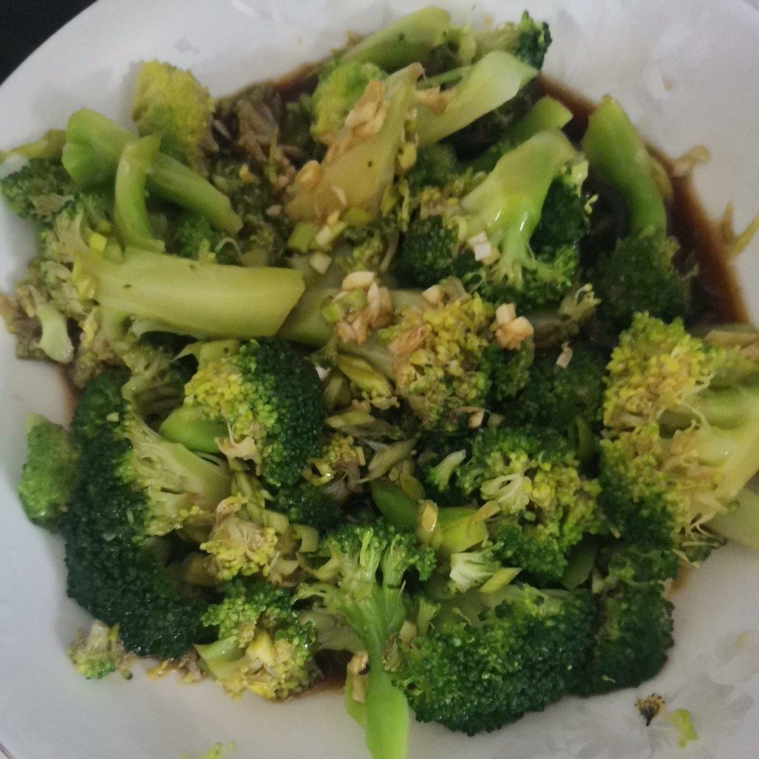 两步让白灼西兰花好吃