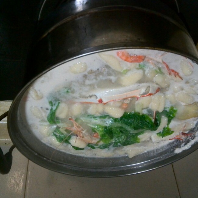红烧海虾 酱爆蛤蜊 蜜汁鸡翅 葱拌豆腐