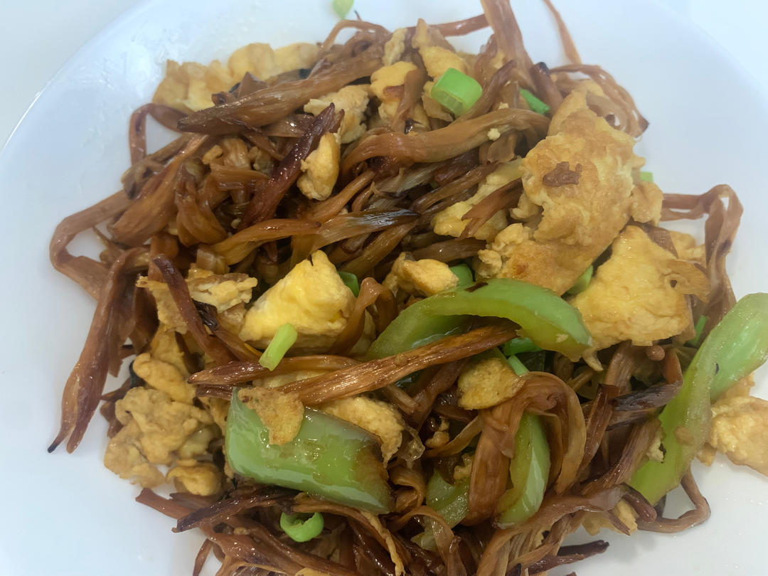 黄花菜炒鸡蛋（超香）