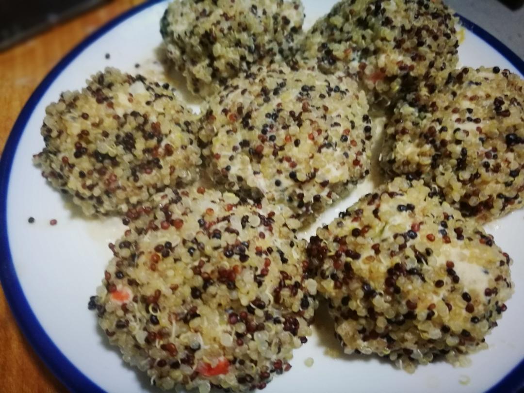 （健身餐）藜麦鸡胸豆腐丸