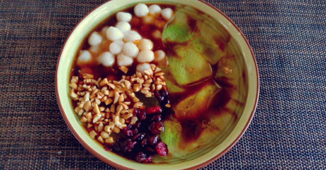 【黑糖桂花圆子冰粉】