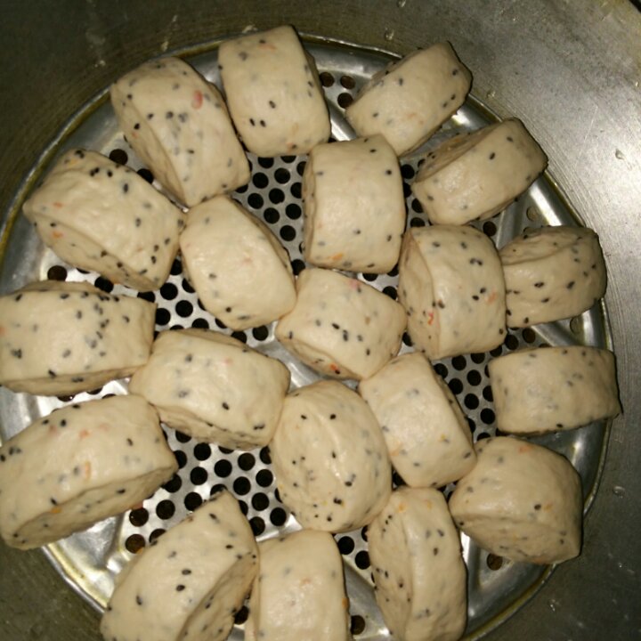 奶香黑芝麻馒头