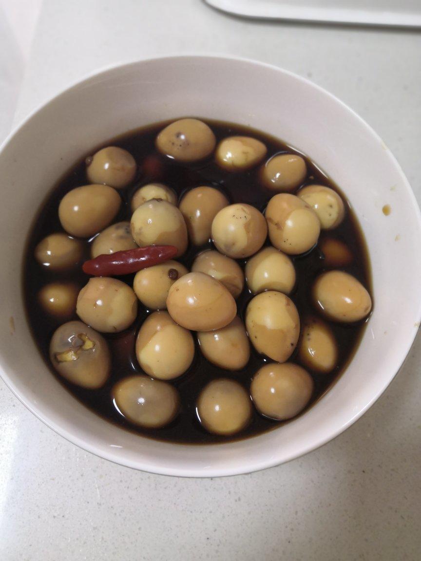 乡巴佬卤鹌鹑蛋