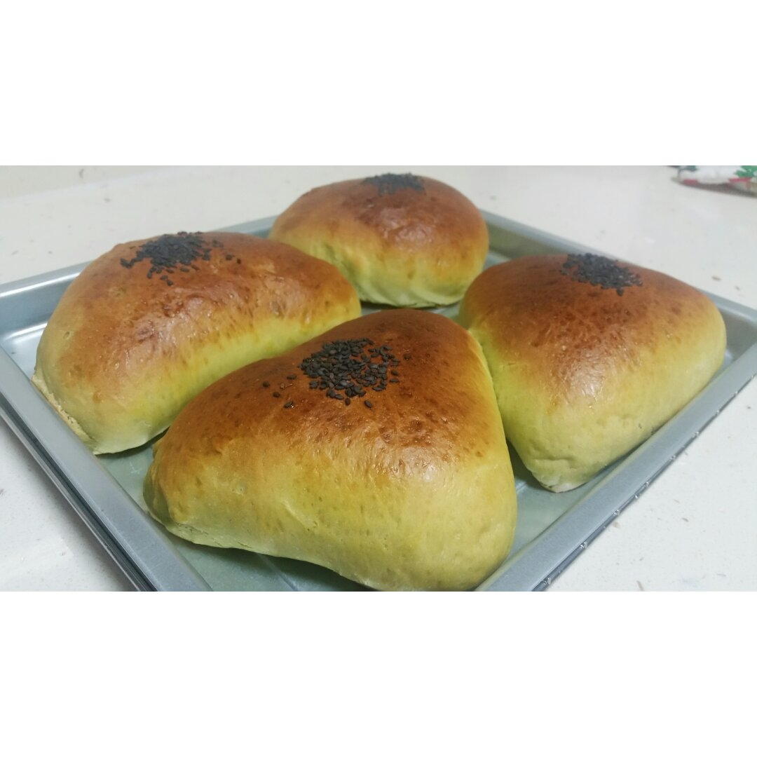 抹茶红豆三角面包