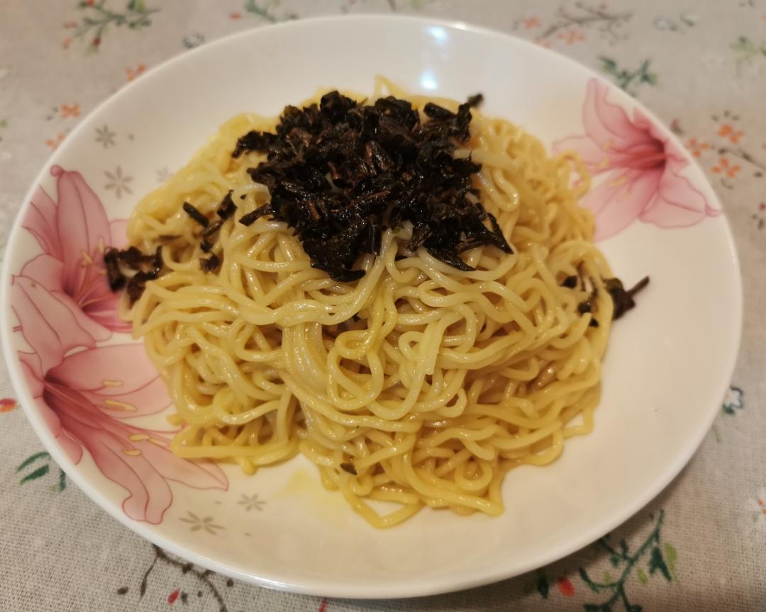 香椿油拌面的做法