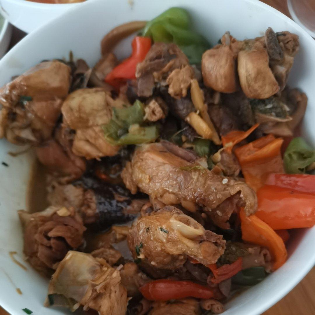 小炒鸡（鲜辣入味很下饭）