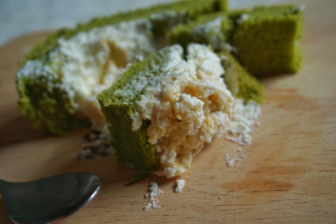 抹茶焦糖芝麻蛋糕卷