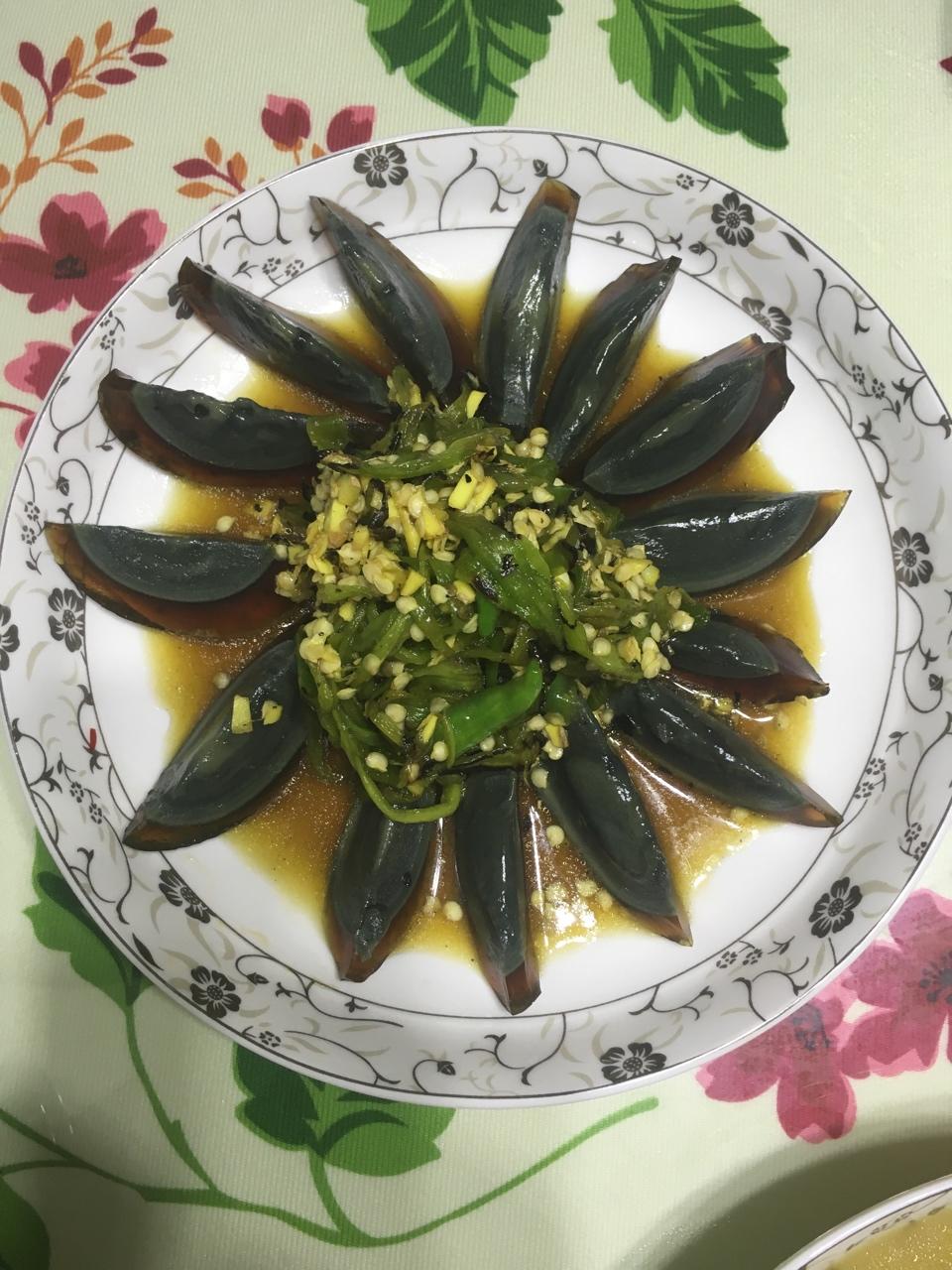 烧椒皮蛋