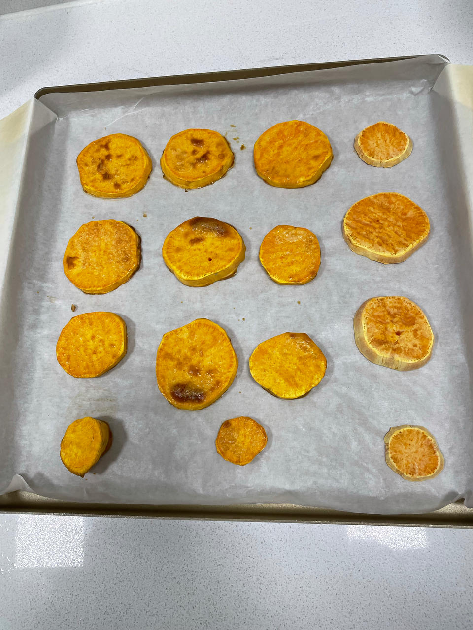 香甜可口的蜂蜜烤红薯片