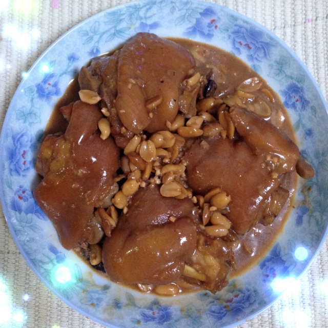 南乳花生猪脚煲