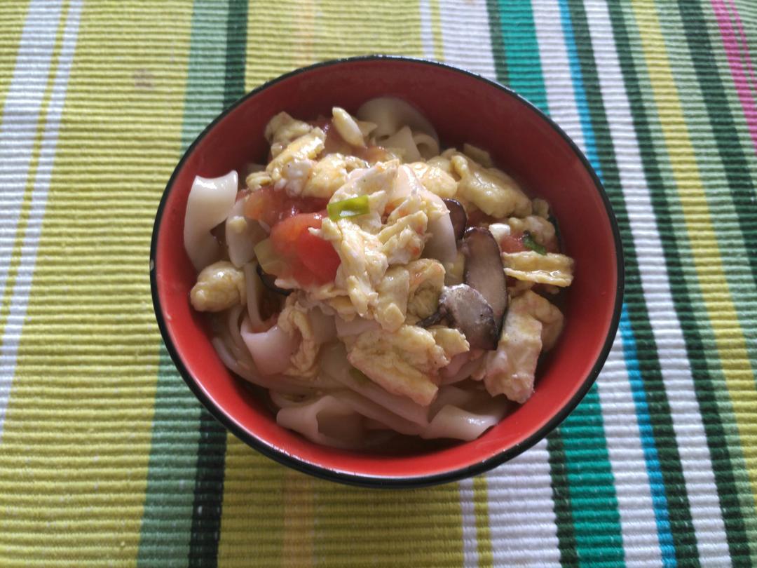 鸡蛋香菇面条