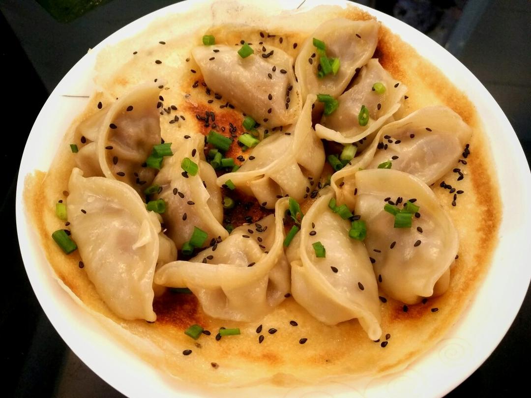 家常版快手煎饺(真的10分钟搞定)