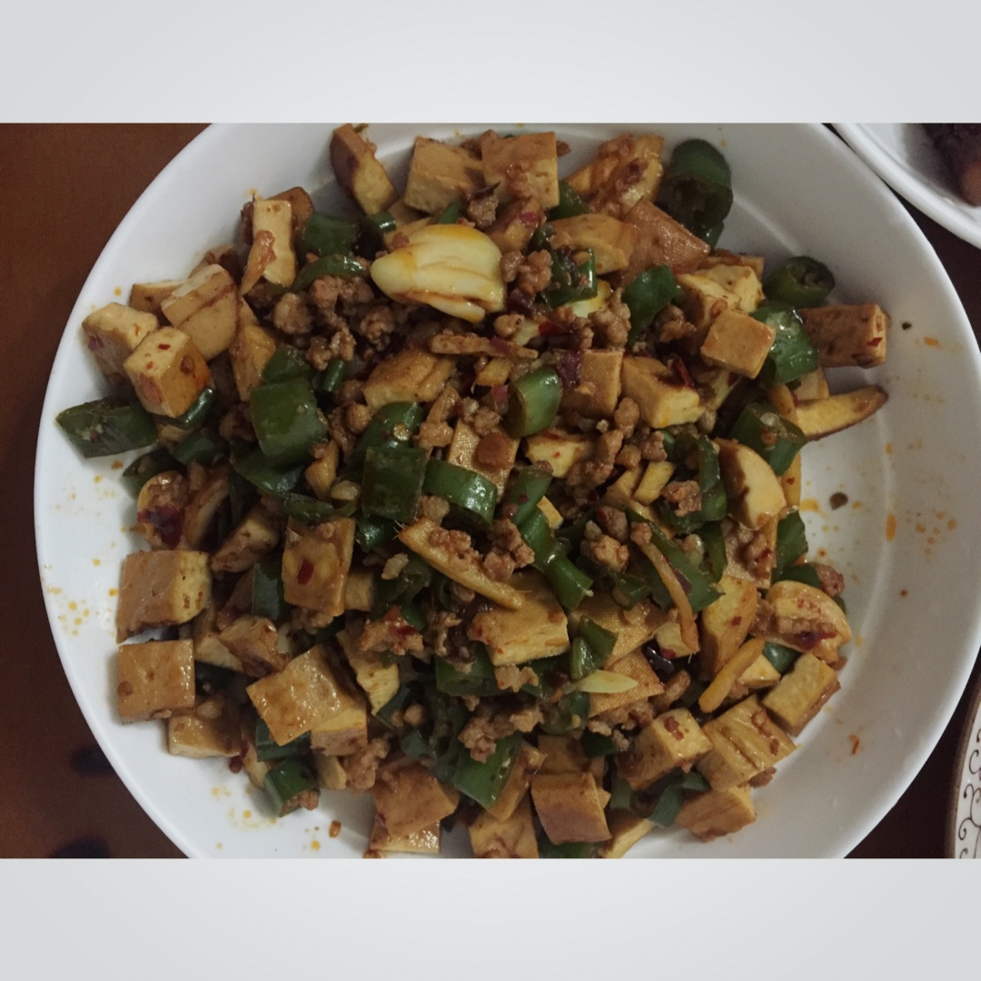 下饭神器---老干妈炒香干