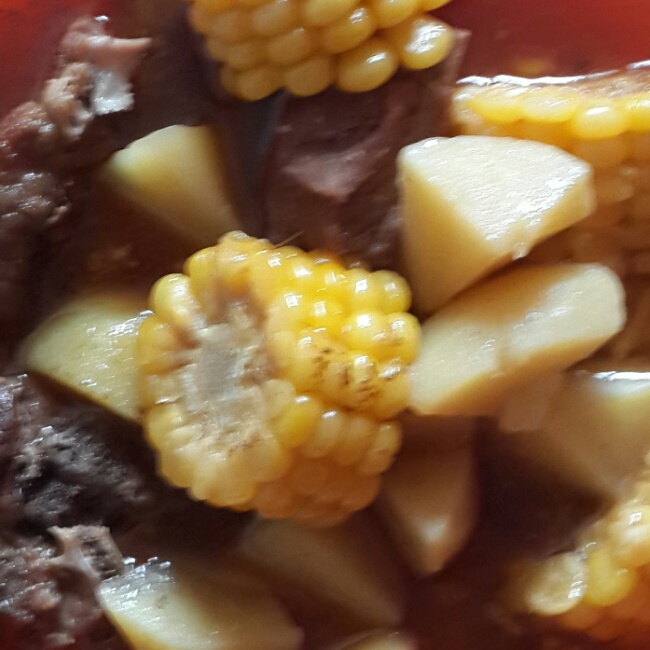 番茄土豆玉米排骨汤