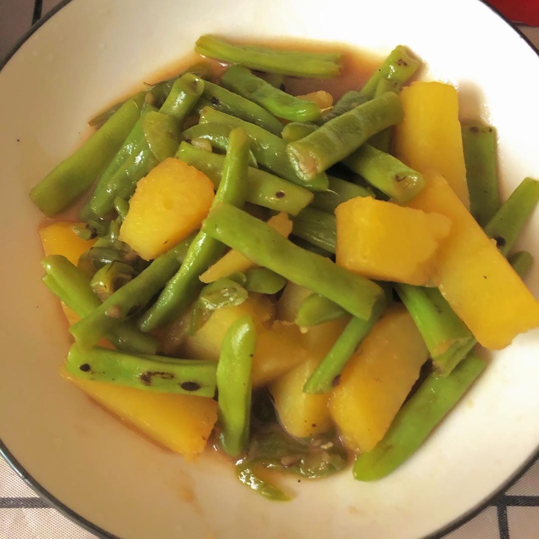 炖土豆四季豆的做法