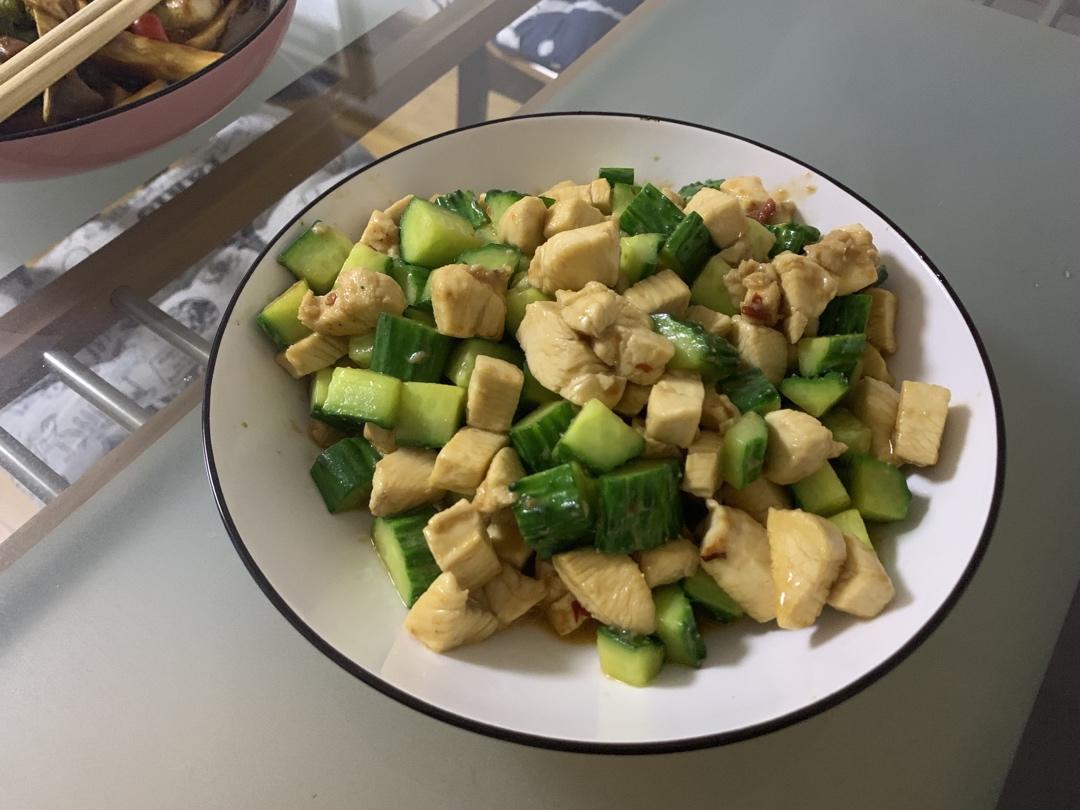 好吃不胖‼️低脂低热量 超简单青瓜炒鸡胸肉