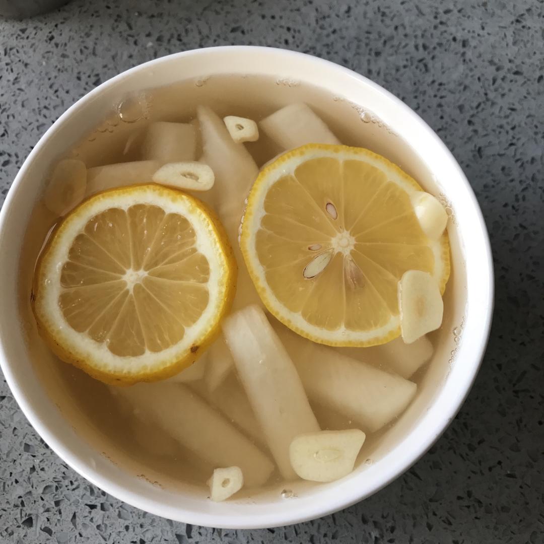 爽口自制腌萝卜